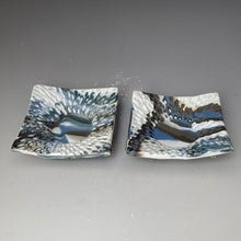 Load image into Gallery viewer, Tealight Candle Holder - pebble carved