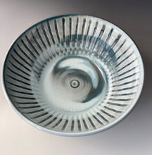 Load image into Gallery viewer, Serving Bowl #3286 Interior Fluted
