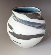 Load image into Gallery viewer, Small Sphere #3421
