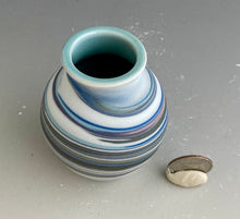 Load image into Gallery viewer, Mini bud vase #1
